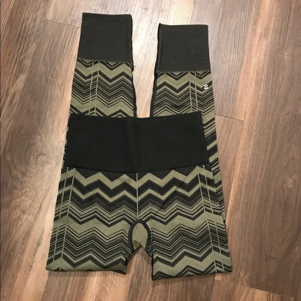 Lululemon pants 2